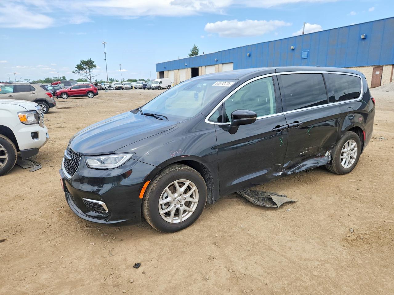 2023 CHRYSLER PACIFICA Touring L