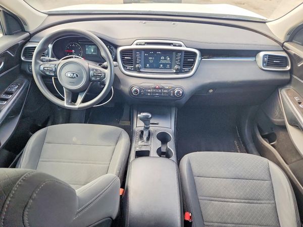 2018 KIA SORENTO L, LX
