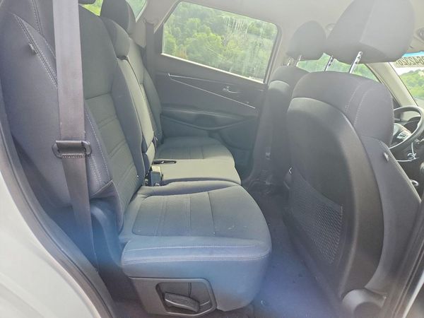 2018 KIA SORENTO L, LX