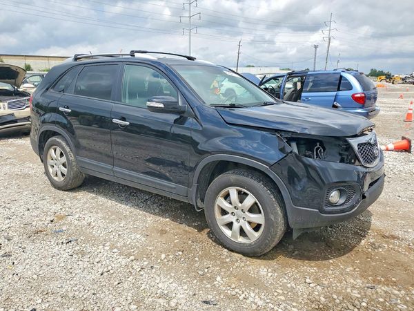 2013 KIA SORENTO Base / LX