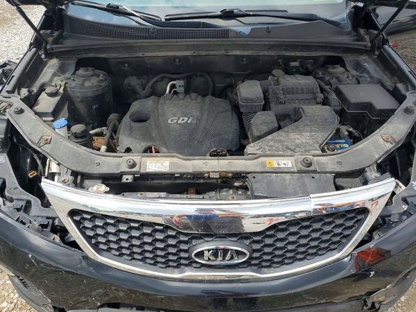 2013 KIA SORENTO Base / LX