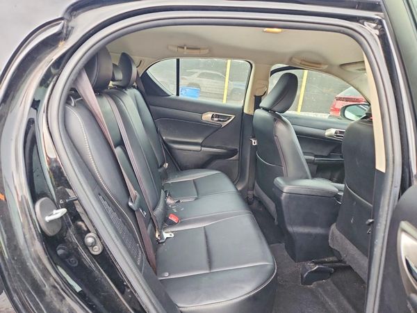 2016 LEXUS CT 200h