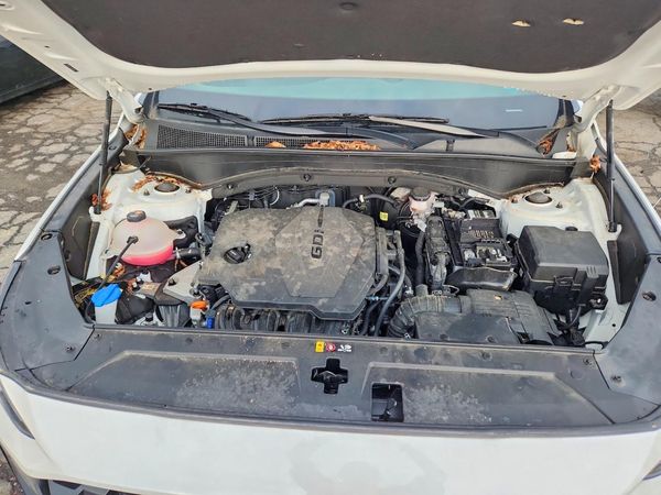 2022 HYUNDAI SANTA FE — Engine bay