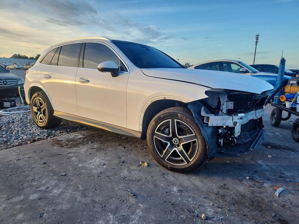 2023 MERCEDES-BENZ GLC GLC300