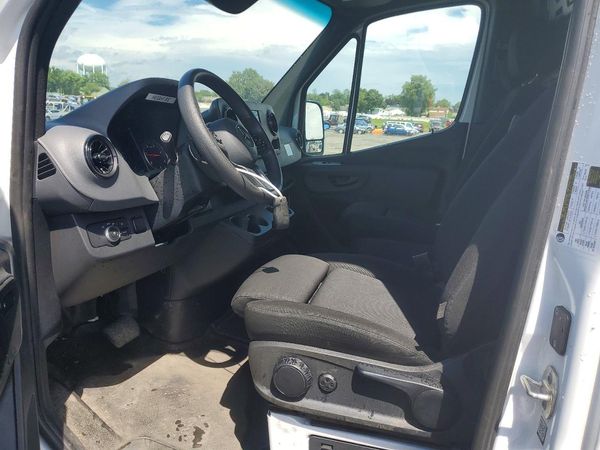 2024 MERCEDES-BENZ SPRINTER