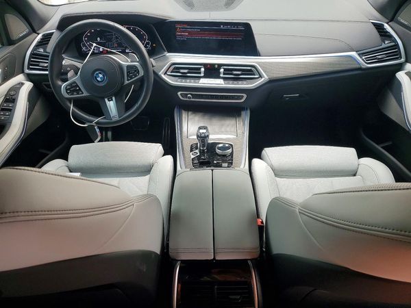 2023 BMW X5 xDrive45e