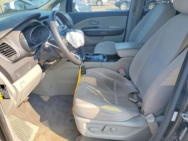 2016 KIA SEDONA LX - Middle-low