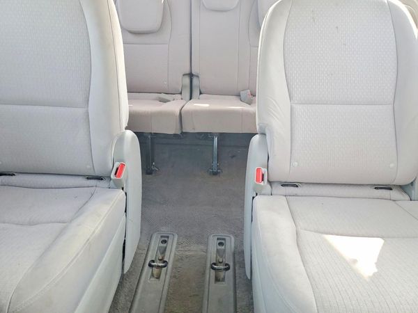 2016 KIA SEDONA LX - Middle-low