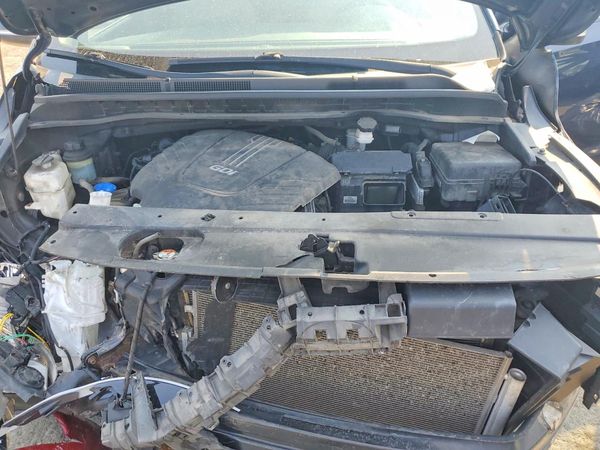 2016 KIA SEDONA LX - Middle-low