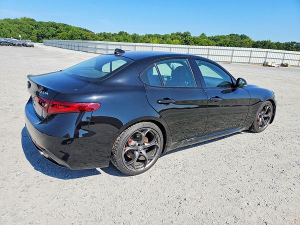 2018 ALFA ROMEO GIULIA TI RWD