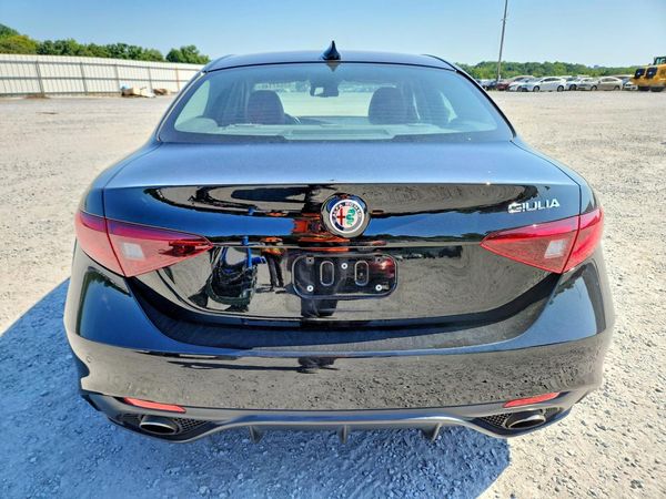 2018 ALFA ROMEO GIULIA TI RWD