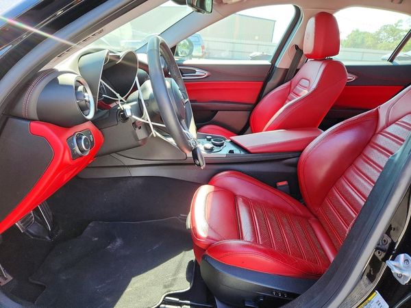 2018 ALFA ROMEO GIULIA TI RWD
