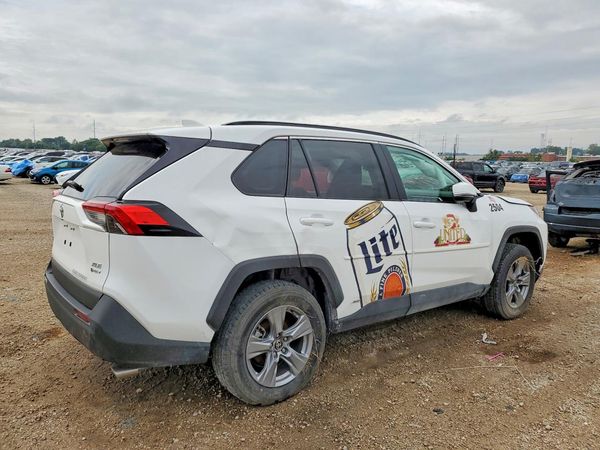 2025 TOYOTA RAV4 XLE