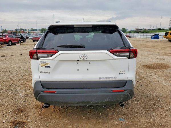 2025 TOYOTA RAV4 XLE