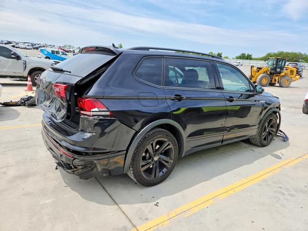 2024 VOLKSWAGEN TIGUAN SE R-Line Black