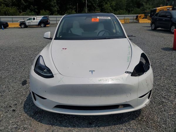 2025 TESLA MODEL Y