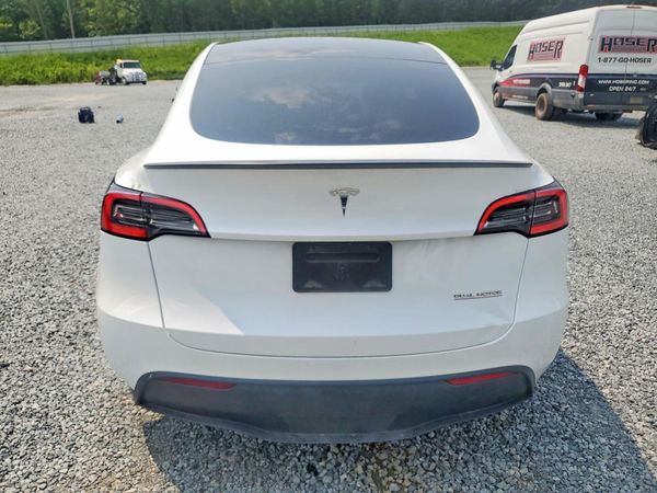 2025 TESLA MODEL Y
