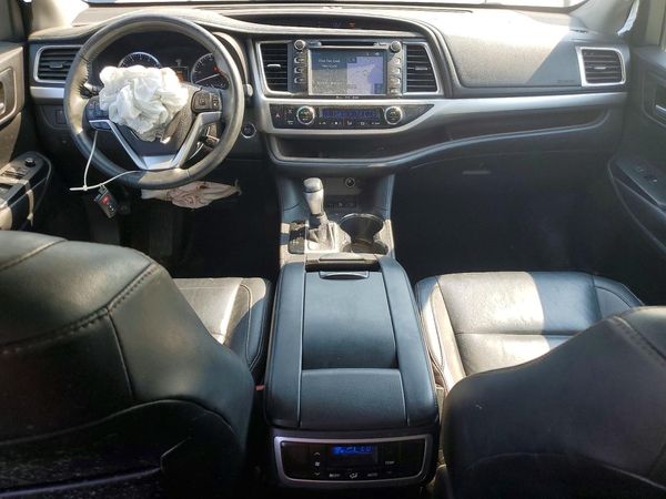 2016 TOYOTA HIGHLANDER