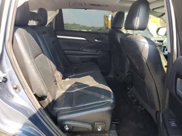 2016 TOYOTA HIGHLANDER