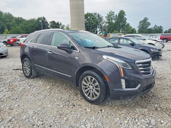 2017 CADILLAC XT5