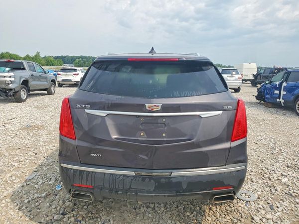 2017 CADILLAC XT5