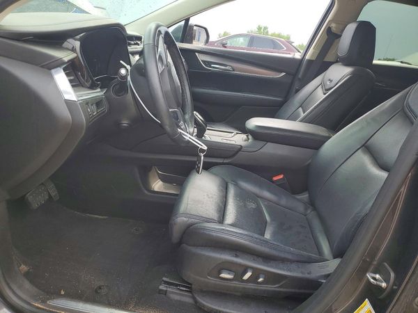 2017 CADILLAC XT5