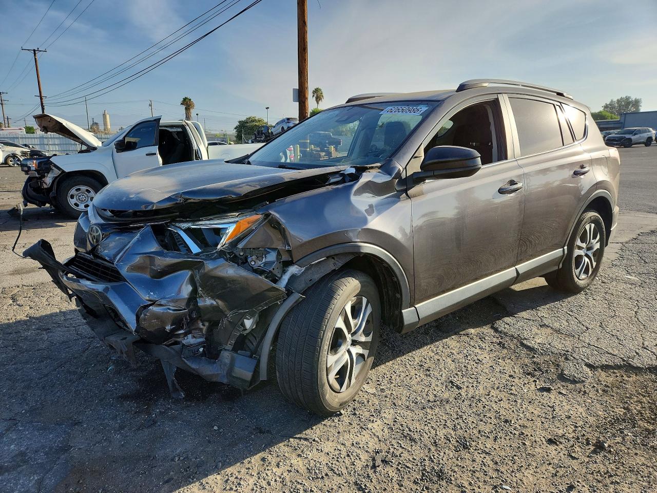 2017 TOYOTA RAV4 LE — Front 3/4