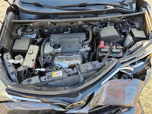2017 TOYOTA RAV4 LE — Engine bay