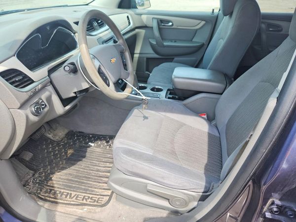 2014 CHEVROLET TRAVERSE LS