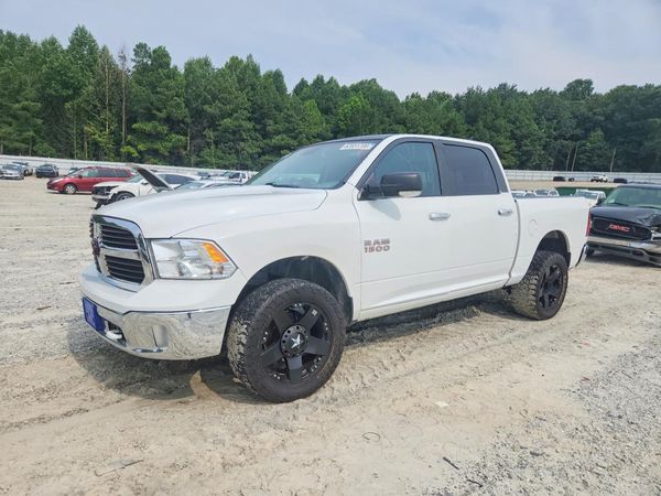 2016 RAM 1500 SLT
