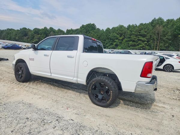 2016 RAM 1500 SLT
