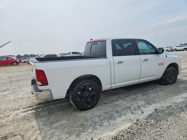 2016 RAM 1500 SLT