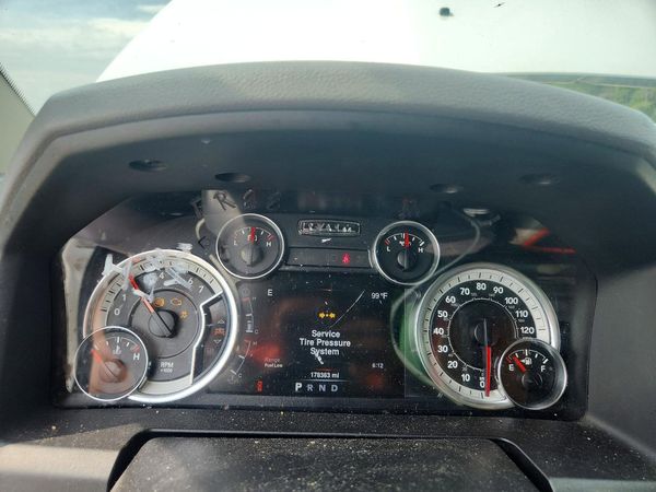 2016 RAM 1500 SLT