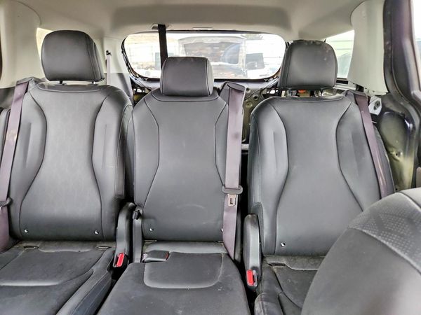 2025 KIA CARNIVAL