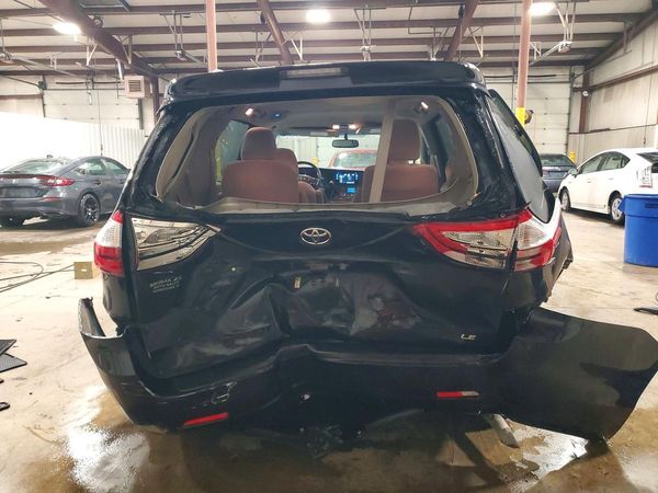 2015 TOYOTA SIENNA