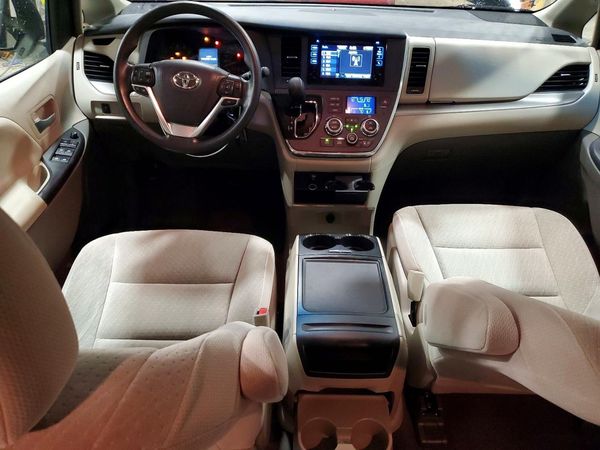 2015 TOYOTA SIENNA