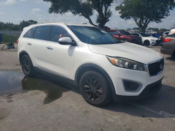 2016 KIA SORENTO L / LX