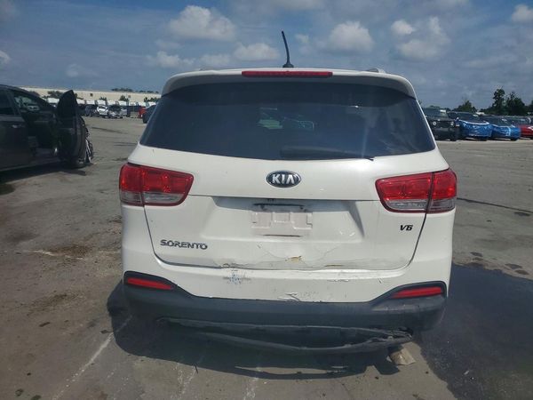 2016 KIA SORENTO L / LX