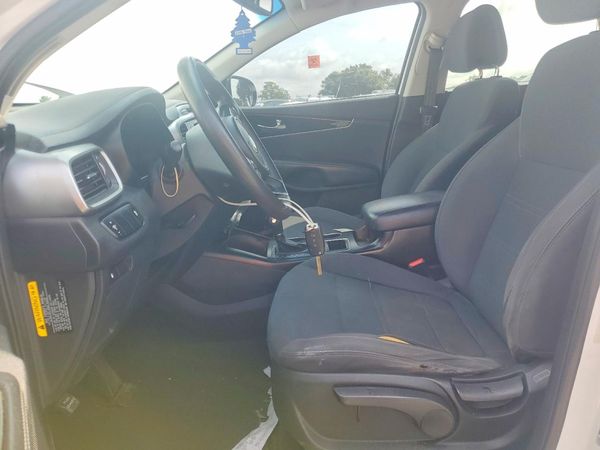 2016 KIA SORENTO L / LX