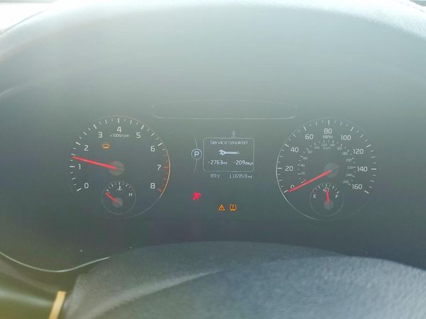 2016 KIA SORENTO L / LX