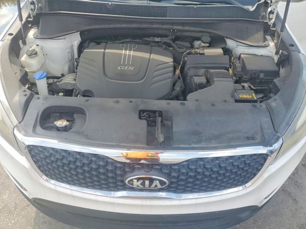 2016 KIA SORENTO L / LX