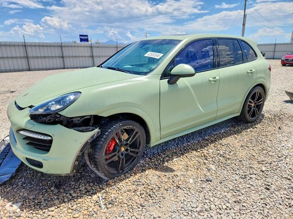 2014 PORSCHE CAYENNE GTS