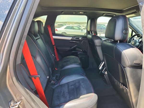 2014 PORSCHE CAYENNE GTS