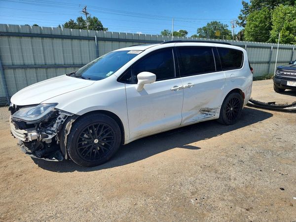 2019 CHRYSLER PACIFICA