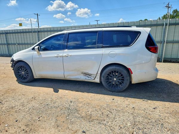 2019 CHRYSLER PACIFICA