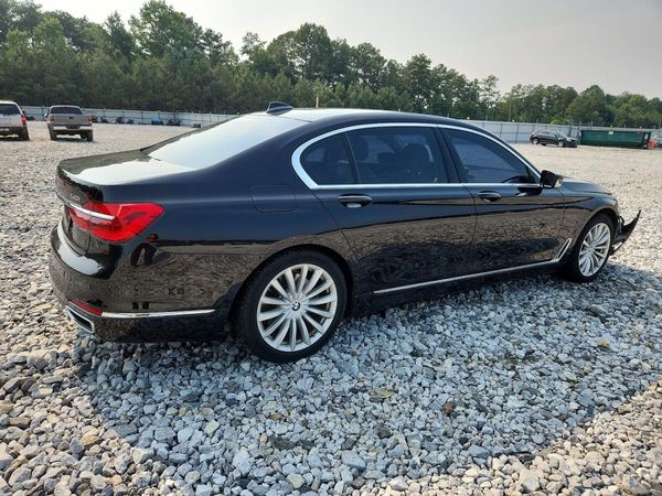 2017 BMW 740