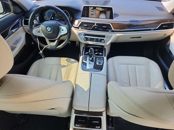 2017 BMW 740