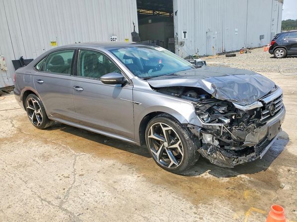 2020 VOLKSWAGEN PASSAT R-Line