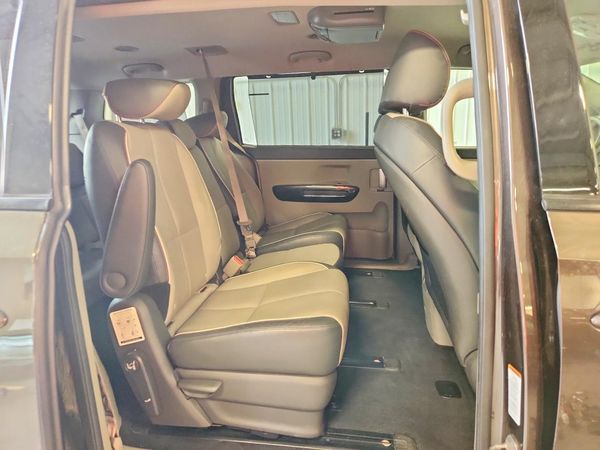 2015 KIA SEDONA GLS - Middle level