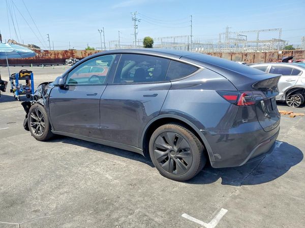 2025 TESLA MODEL Y